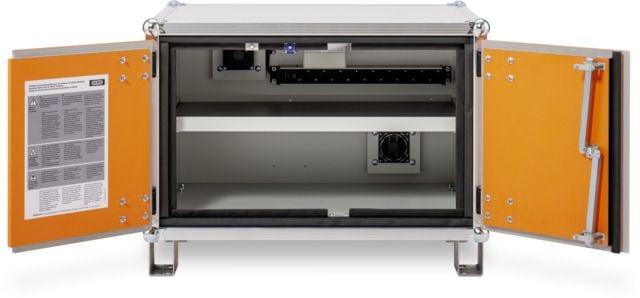 Akku-Ladeschrank 8/5 offen mit 9-fach-Steckerleiste und mit Füssen Akku-Ladeschrank Basic 8/5 offen mit 9-fach-Steckerleiste und mit Füssen