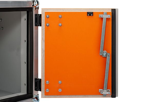 11342_03_2023-05_1 Akku-Ladeschrank Premium – neue innovative Türverriegelung LockEX