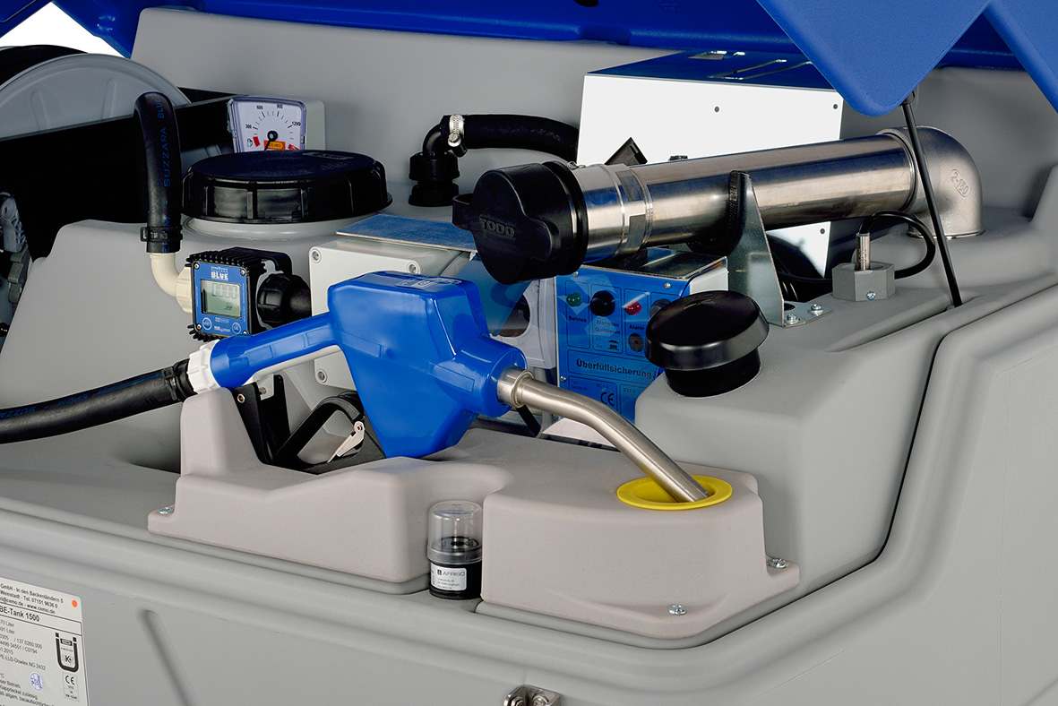 CUBE-AdBlue-Tank-Outdoor-Premium_Detail_10305 CUBE-Tankanlage für AdBlue® mit Elektropumpe, Automatic-Zapfpistole
