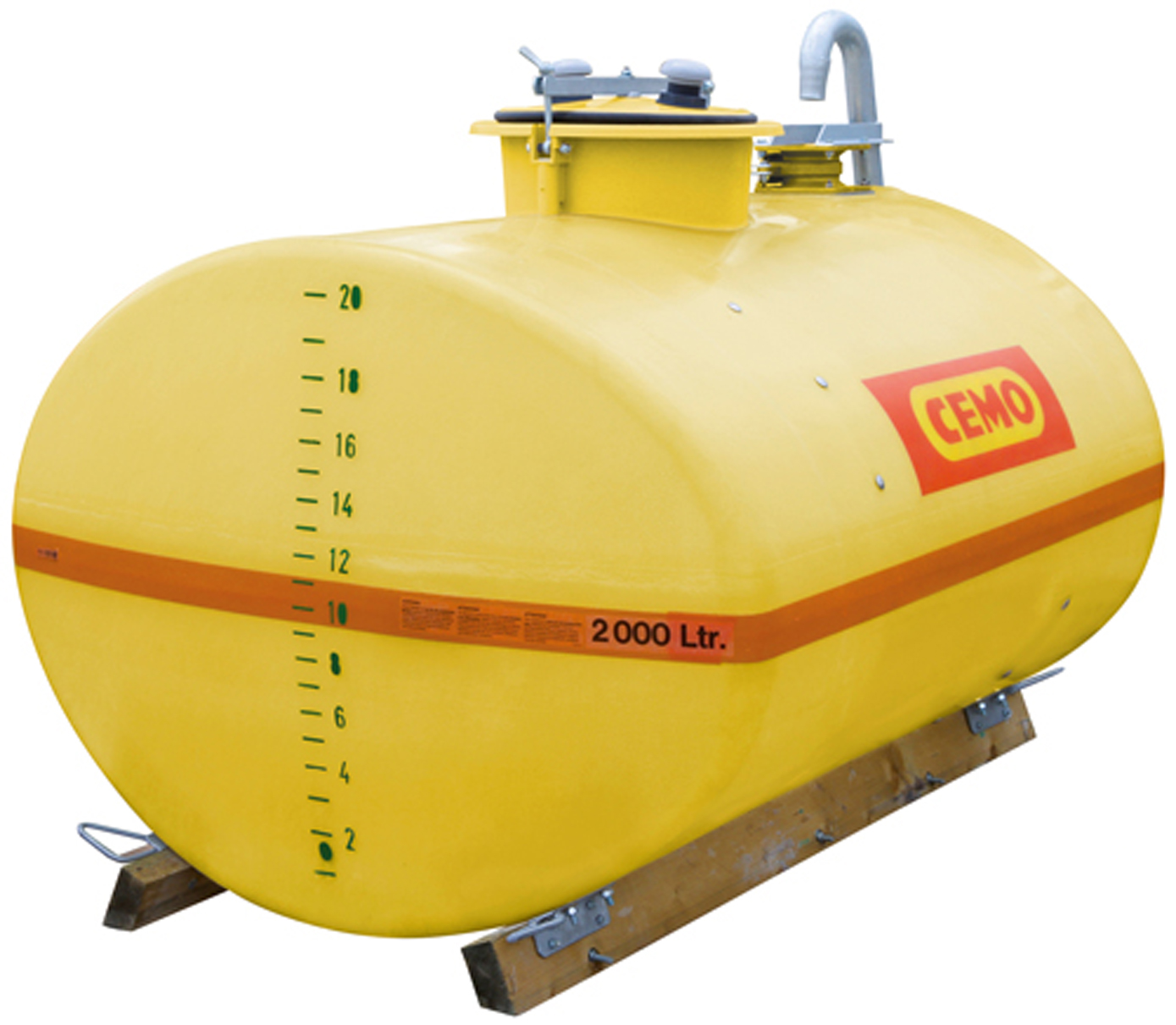 GFK-Fass-oval_mit-Holzkufen-C-Fuellanschluss_1824-neu Beispiel GFK-Fass 2000 Liter mit Holzkufen Dom mittig und mit C-Füllanschluss