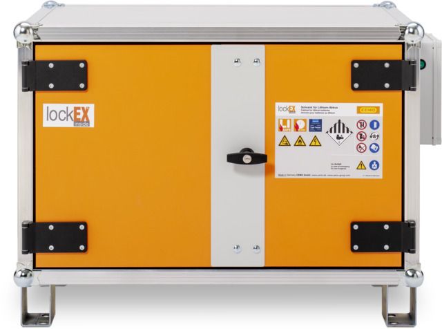 Akku-Ladeschrank Premium 8/5 mit Füßen 230 Volt