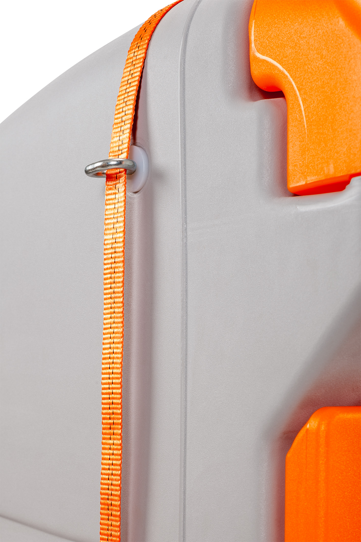 11360_Windlastsicherung_03_Gefahrstoffdepot_2022-01 Windlastsicherung für PE-Gefahrstoffdepot Cemo 11360 – Detailansicht