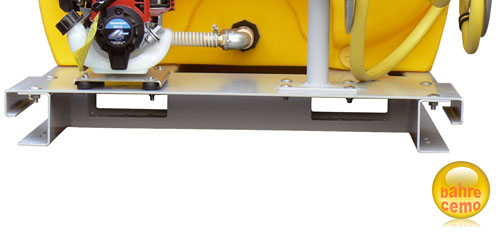 a7dbdec395efa9d601956b613c323aa6 Beispiel Staplertaschen an PE-Fass hinten