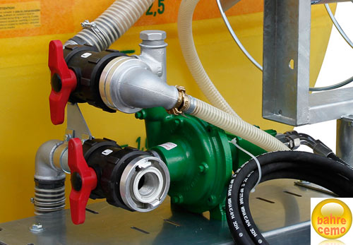 Beispiel Pumpe 100 bis 350 l/min mit Hydraulikmotor montiert an GFK-Fass