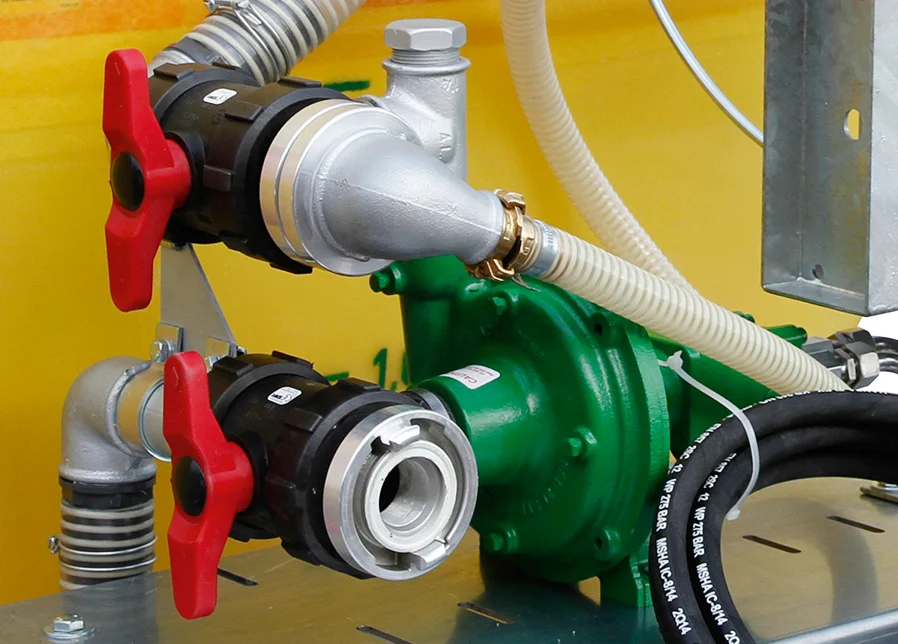 Pumpe-100-350lmin_mit-Hydraulikmotor_10541 Beispiel Pumpe 100 bis 350 l/min mit Hydraulikmotor montiert an GFK-Fass