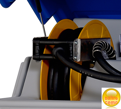 CUBE AdBlue®-Tank Indoor Premium mit Schlauchauffroller und 8 m Schlauch, aber ohne Klappdeckel