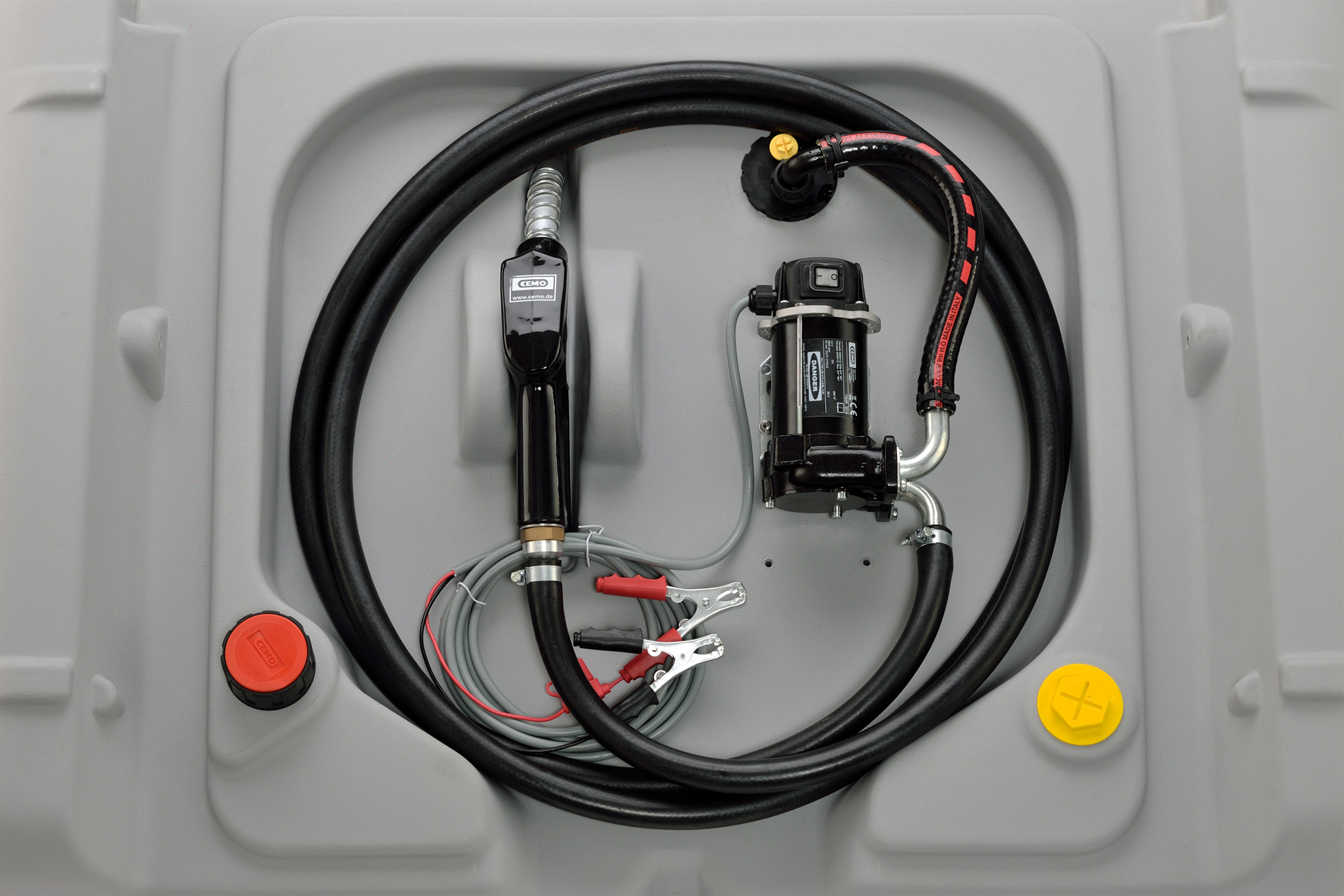 10988_03_DT-Mobil-Easy-440-L-Elektropumpe-12V-Innenansicht DT-Mobil Easy 440 Liter mit 12-V-Pumpe 10988 - Innenansicht