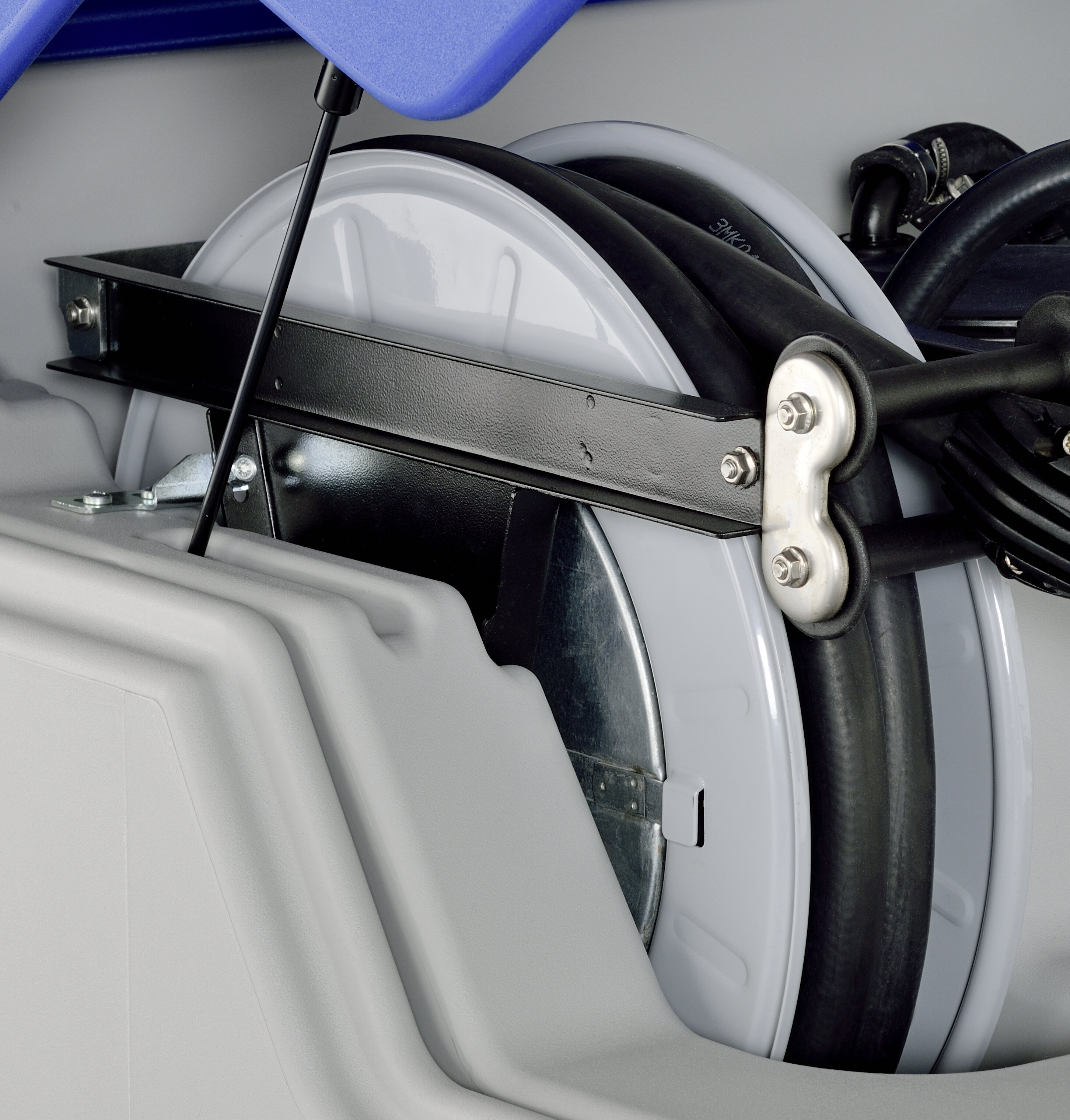 Abb. ähnlich: Schlauchaufroller für CUBE-Tank mit 8 m Schlauch EPDM DN19, Elektronik